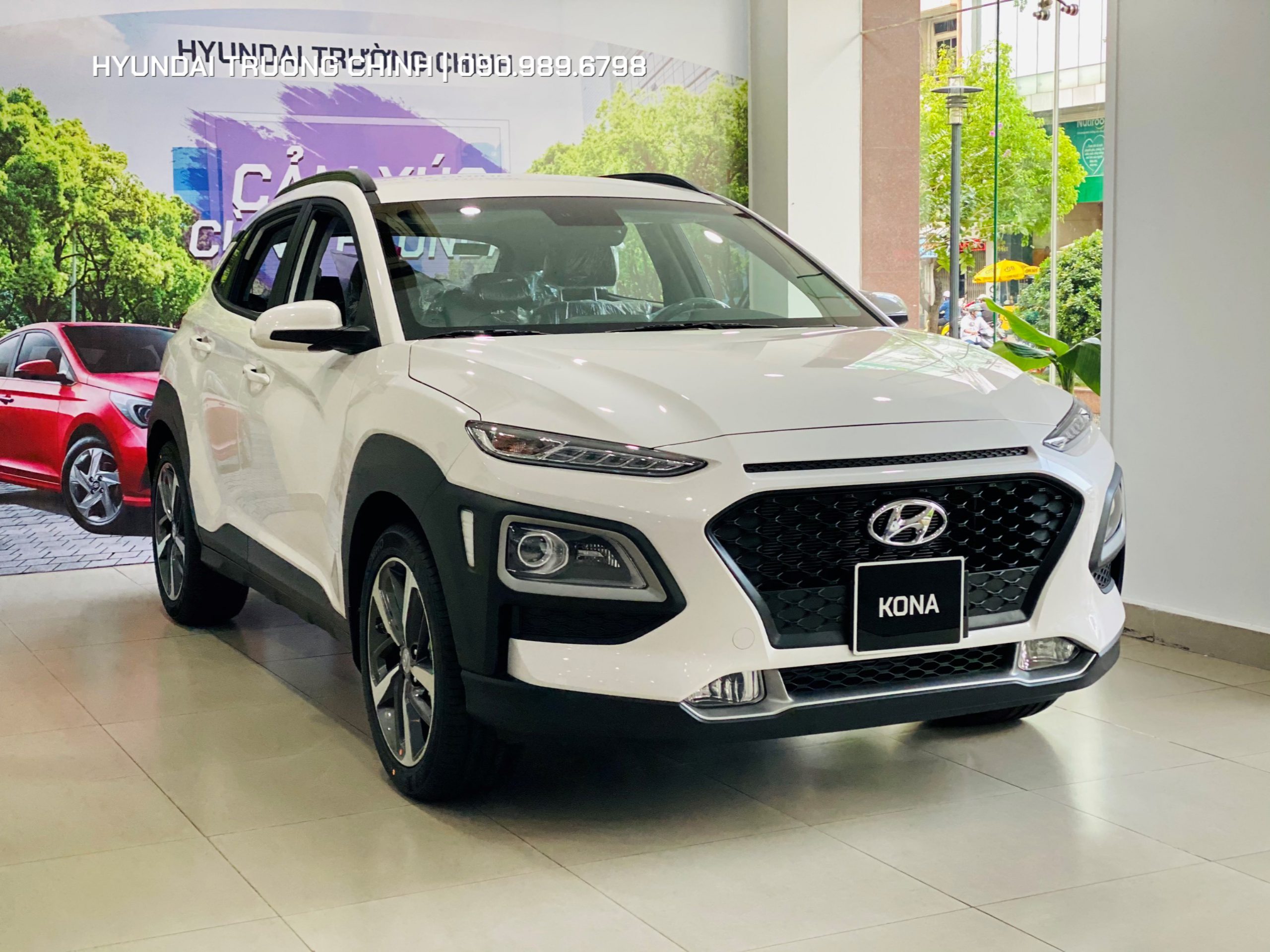 Hình ảnh Hyundai Kona tiêu chuẩn màu trắng  Hyundai Sài Gòn